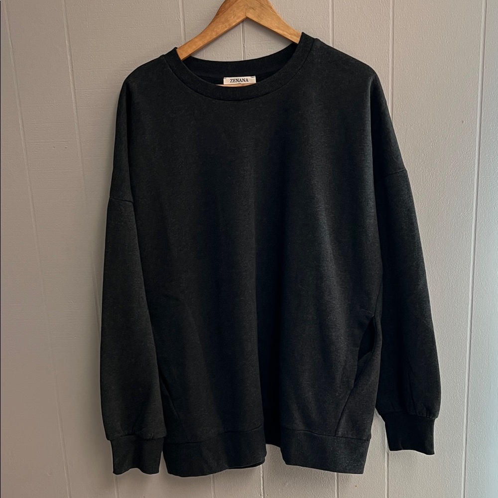 NWOT Zenana Sweatshirt 1XL Gray Round Neckline